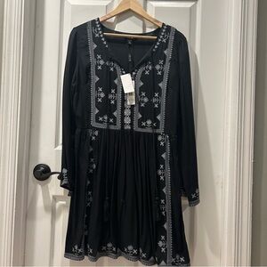 Charlie Paige Black Western Embroidered Light Tunic Dress – Size Small/Medium